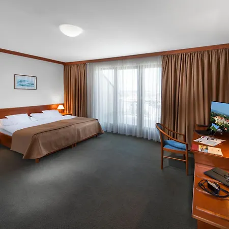 April Panorama 4* Rychnov nad Kneznou