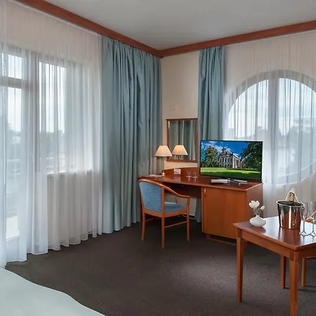 April Panorama Otel 4*