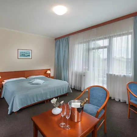 Otel April Panorama 4*