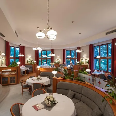 Otel April Panorama 4*