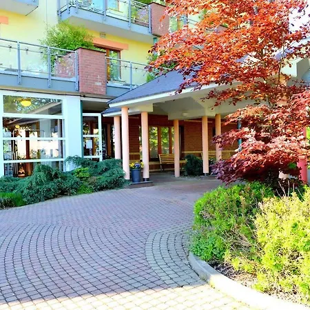 April Panorama Hotel 4*