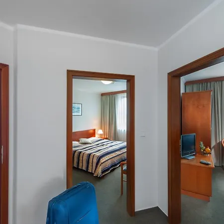 Hotel April Panorama