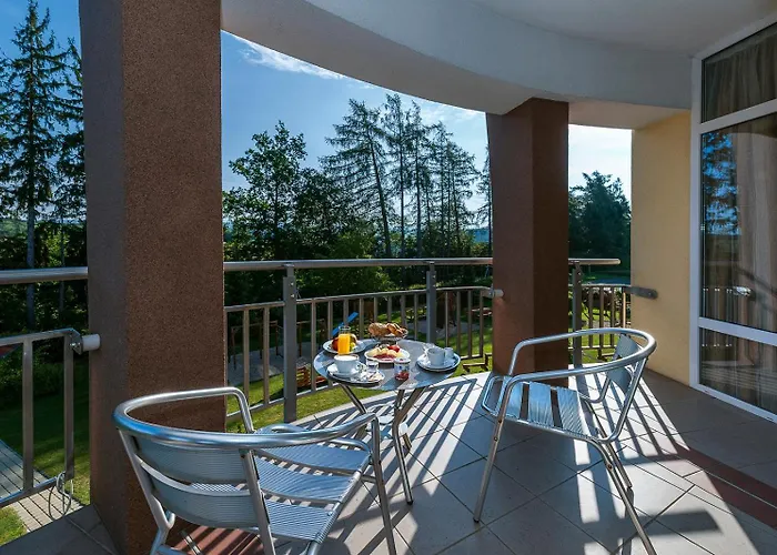 April Panorama Hotel 4*