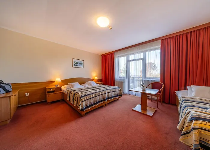 April Panorama Hotel 4*