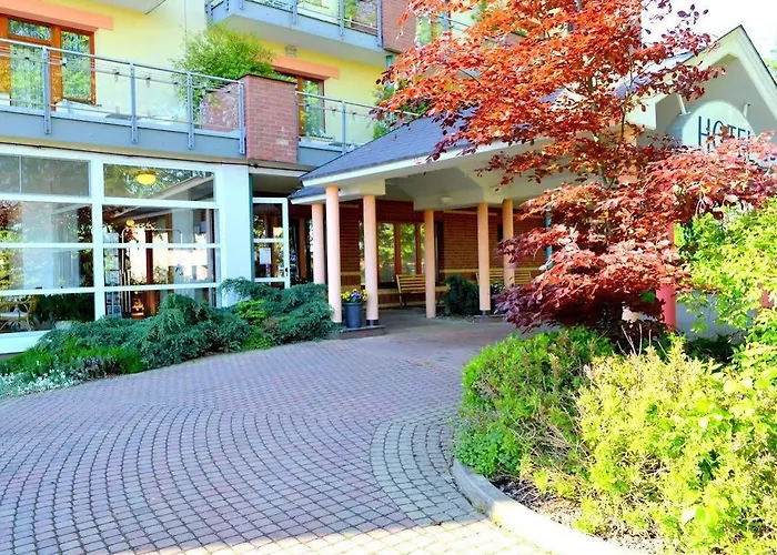 April Panorama Hotel 4*