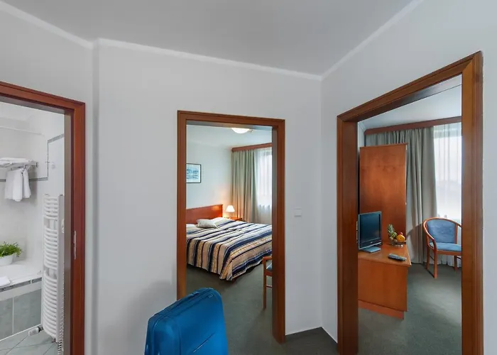 Hotel April Panorama